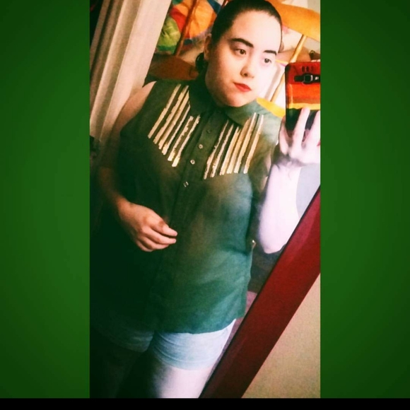 Green top golden stripes in front 💚💛 size XL - Picture 2 of 11